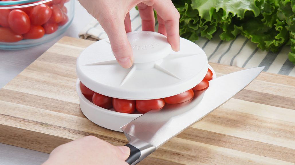 Rapid slicer with tomatoes